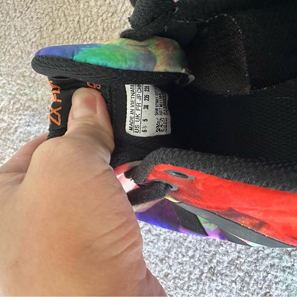 Adidas shoes - Picture 7 of 7